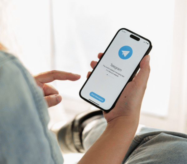 How to Use WhatsApp Page and Telegram Download Together for Maximum Productivity at Work